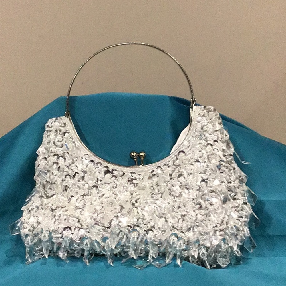 White Purse W/Silver Sequins/Pearl/Clear Beading